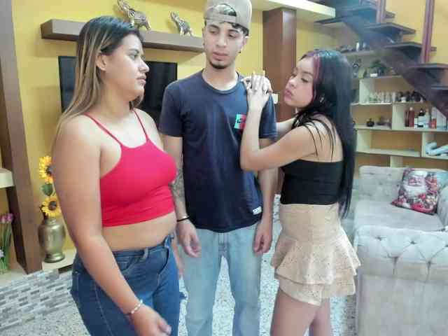 secret-of-roomies webcam