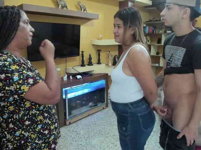 secret-of-roomies webcam