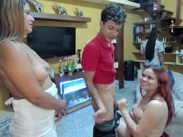 secret-of-roomies webcam