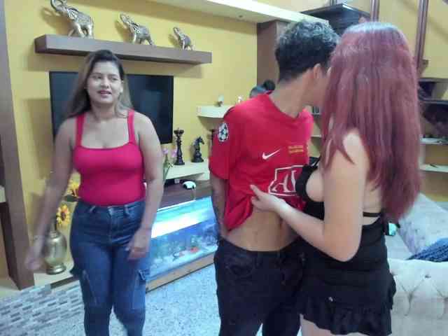 secret-of-roomies webcam