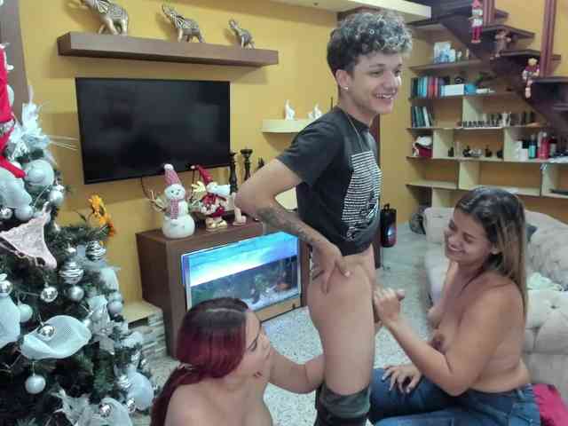 secret-of-roomies webcam