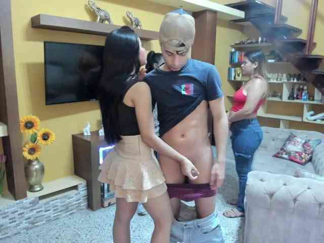 secret-of-roomies webcam