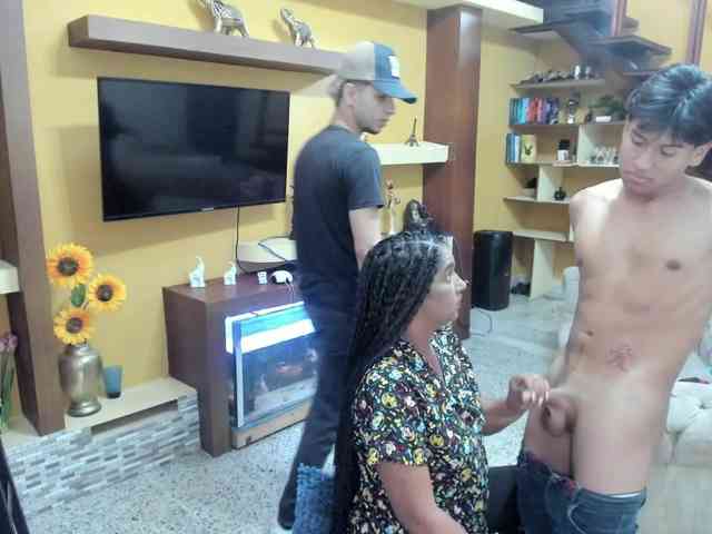 secret-of-roomies webcam