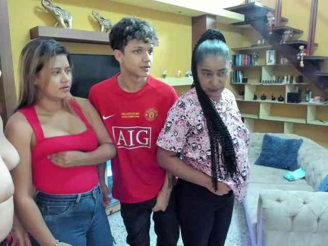 secret-of-roomies webcam