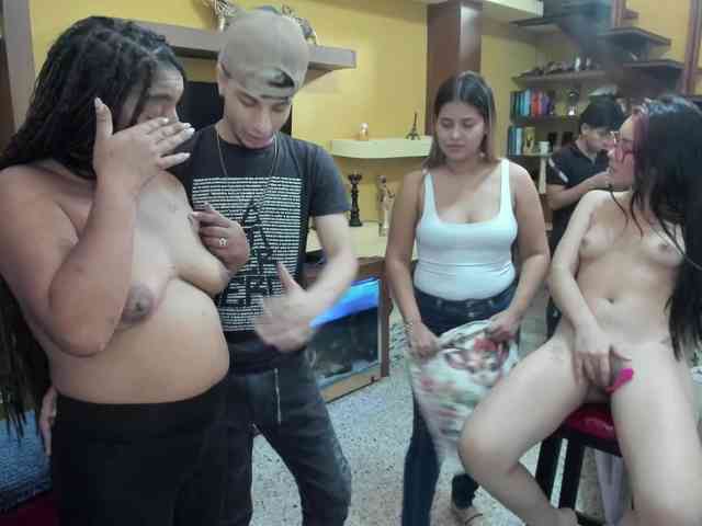 secret-of-roomies webcam