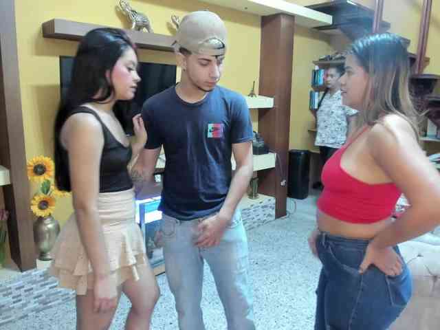 secret-of-roomies webcam