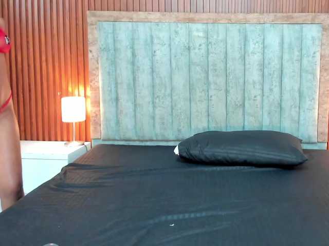 Ivyy-Fox's BongaCams show and profile