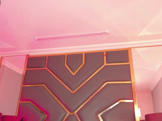 Scarlett-Hot webcam bongacams model stream image