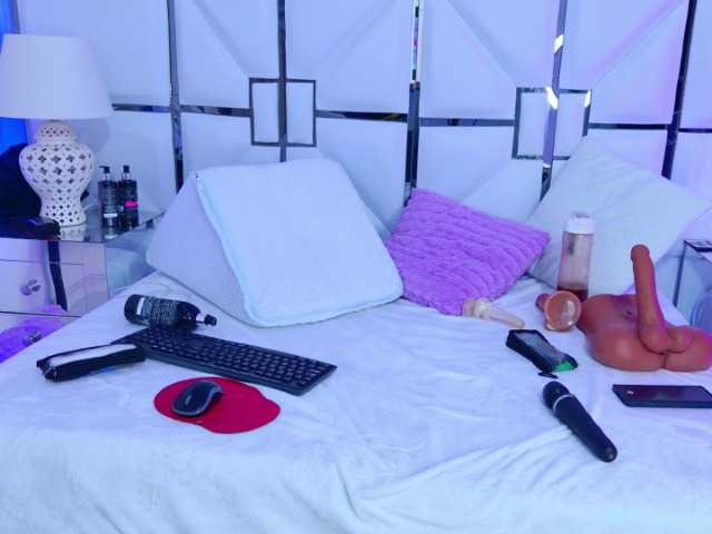 BunnySexyy's BongaCams show and profile