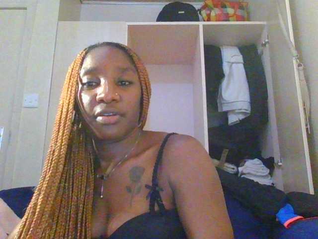 Hornycammy23's BongaCams show and profile