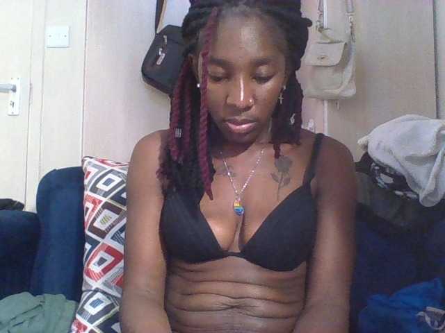 Hornycammy23's BongaCams show and profile