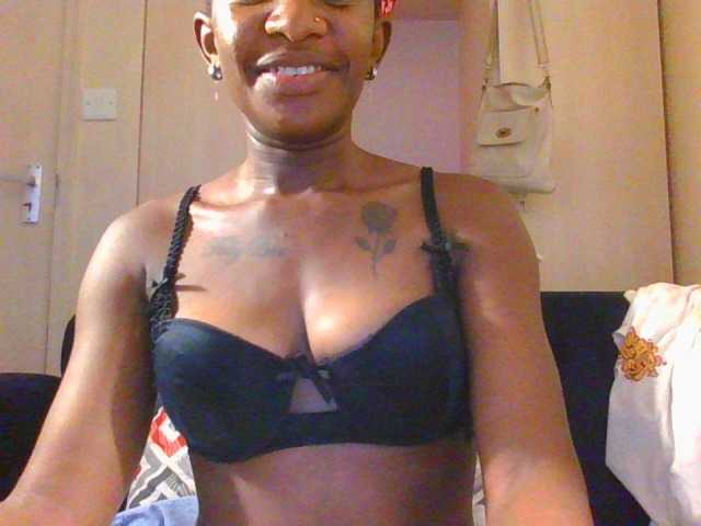 Hornycammy23's BongaCams show and profile