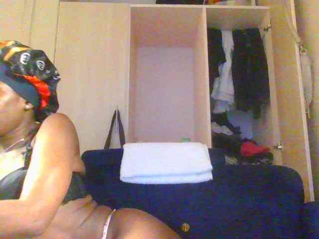 Hornycammy23 webcam