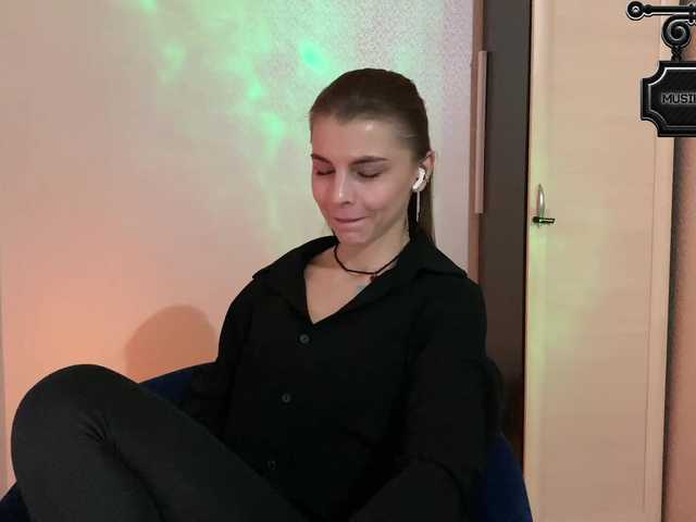 LISSSA1's BongaCams show and profile