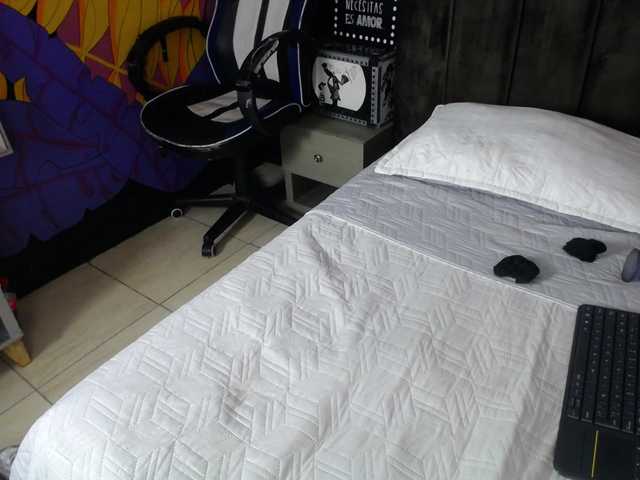 Domincka's BongaCams show and profile