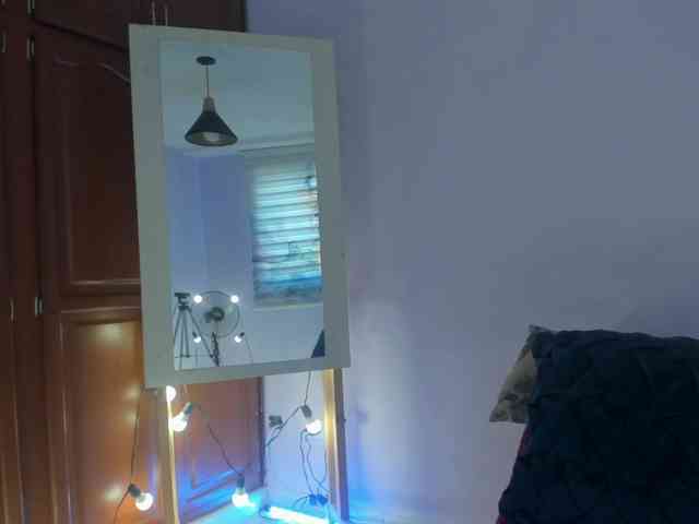 MeganHotCurvy webcam