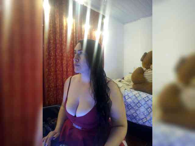 MeganHotCurvy Live Webcam on BongaCams