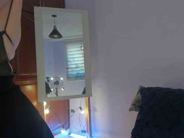 MeganHotCurvy webcam