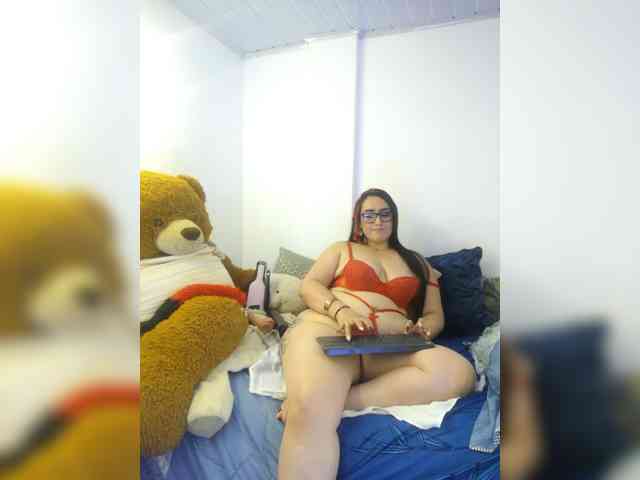 MeganHotCurvy MeganHotCurvy