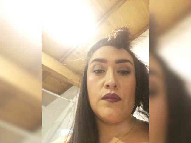 MeganHotCurvy webcam