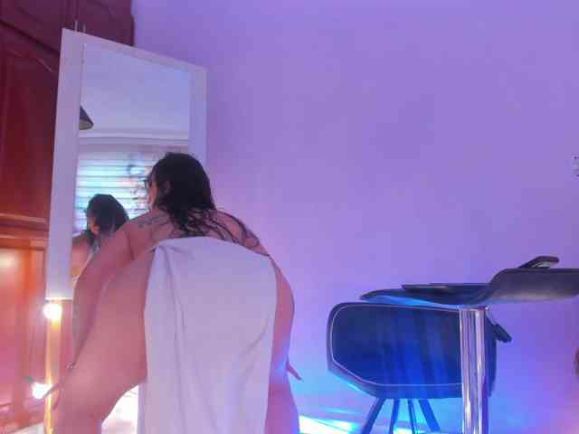 MeganHotCurvy MeganHotCurvy