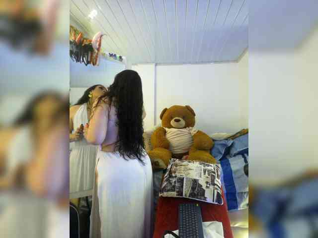 MeganHotCurvy webcam