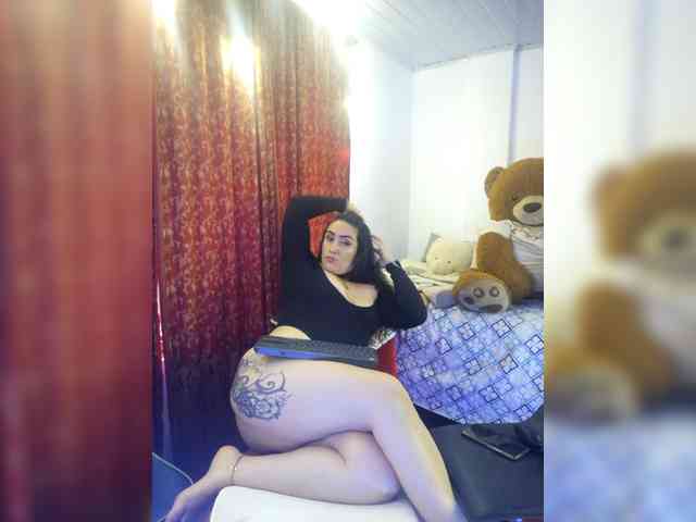 MeganHotCurvy Live Webcam on BongaCams