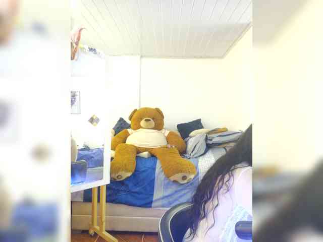 MeganHotCurvy webcam