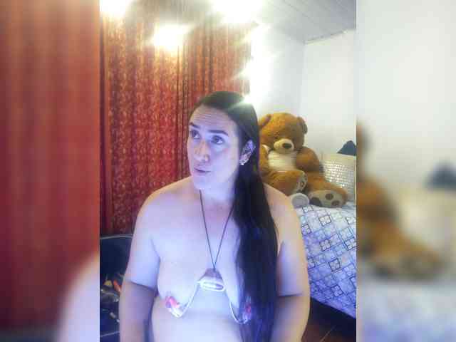 MeganHotCurvy webcam