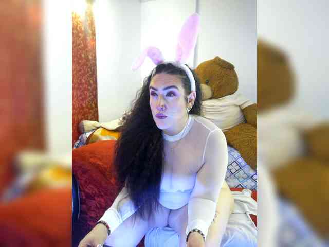 MeganHotCurvy webcam