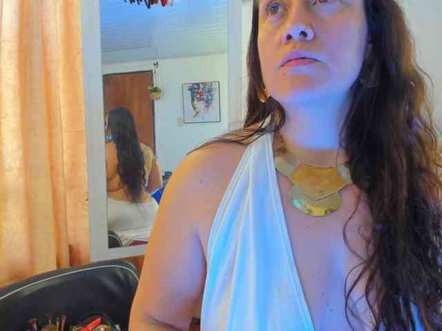 MeganHotCurvy MeganHotCurvy