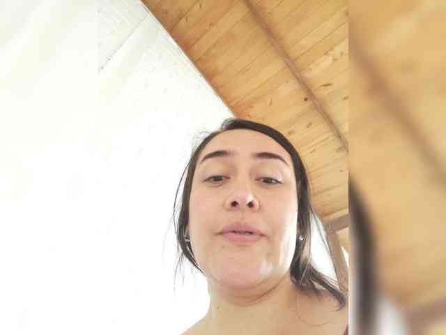 MeganHotCurvy webcam