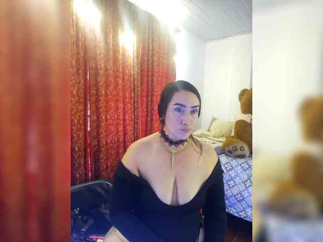 MeganHotCurvy MeganHotCurvy