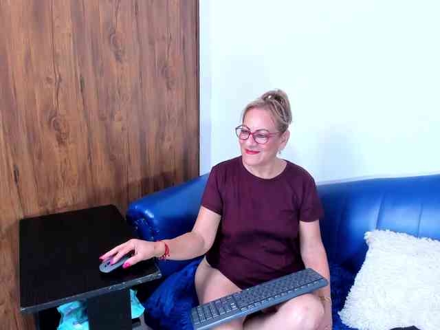 HotNana4U Live Webcam on BongaCams