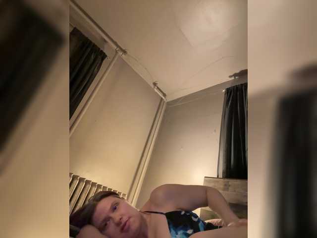 JullietteLatte's BongaCams show and profile