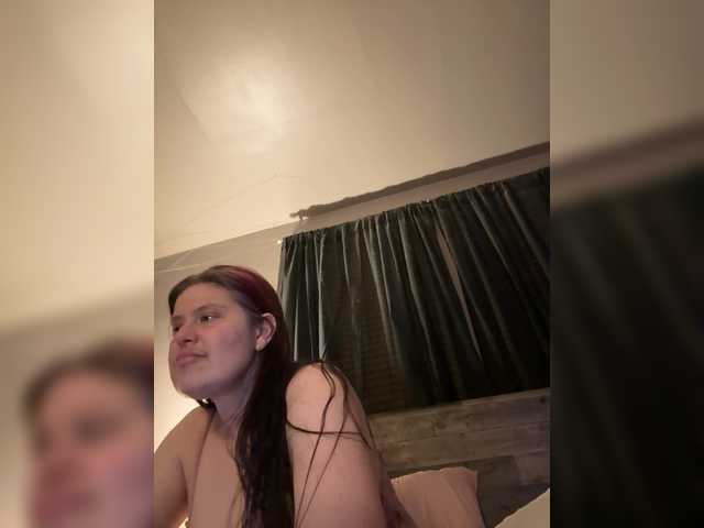 JullietteLatte's BongaCams show and profile
