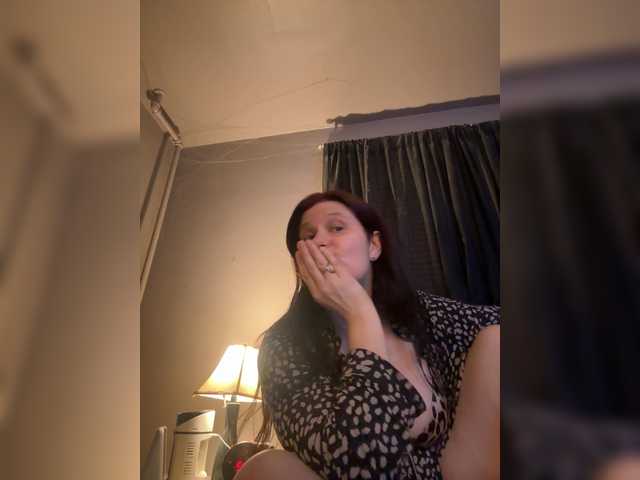 JullietteLatte's BongaCams show and profile