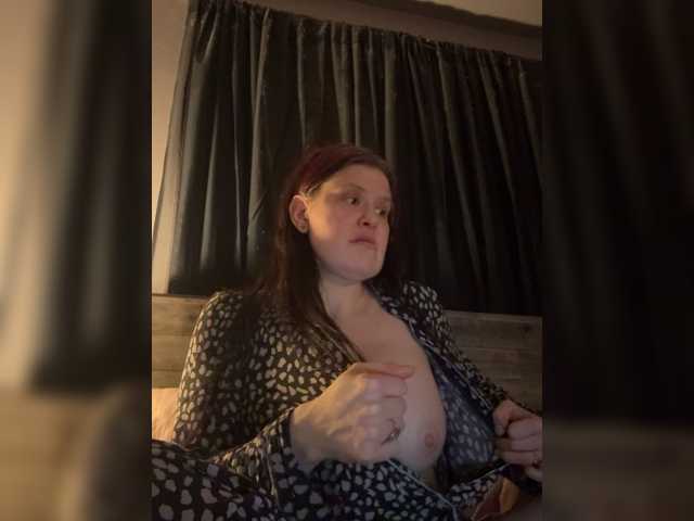 JullietteLatte's BongaCams show and profile