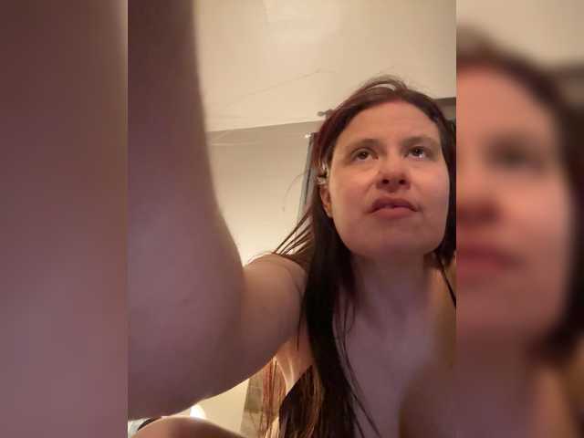 JullietteLatte's BongaCams show and profile