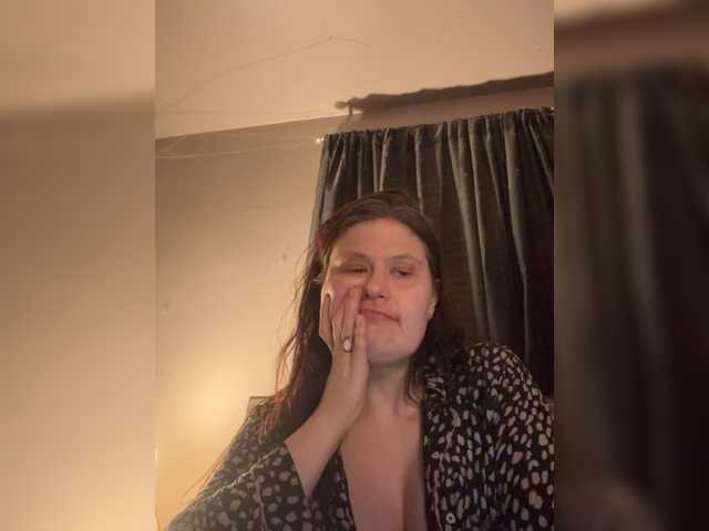 JullietteLatte's BongaCams show and profile