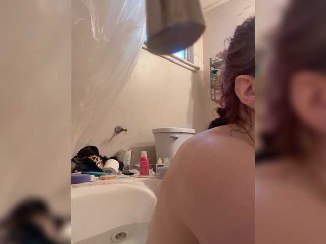 JullietteLatte's BongaCams show and profile