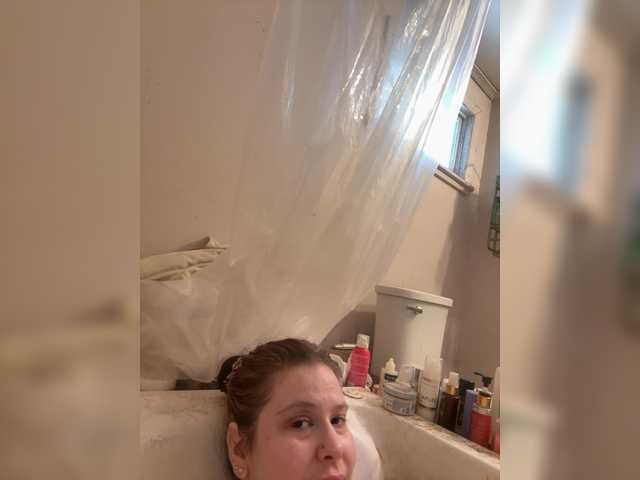 JullietteLatte's BongaCams show and profile