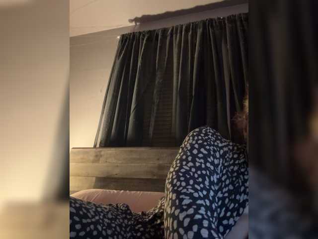 JullietteLatte – webcam model profile photo