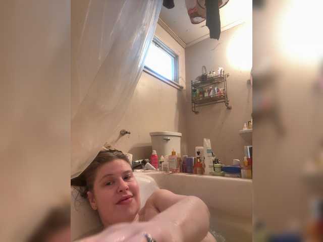 JullietteLatte's BongaCams show and profile