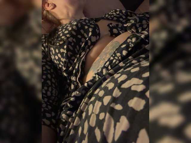 JullietteLatte – webcam model profile photo