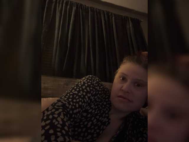 JullietteLatte's BongaCams show and profile