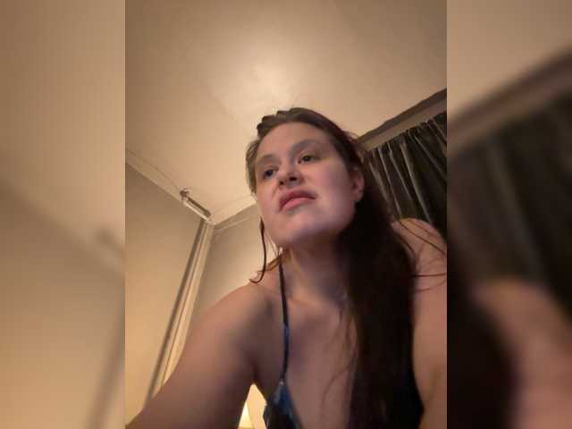 JullietteLatte's BongaCams show and profile