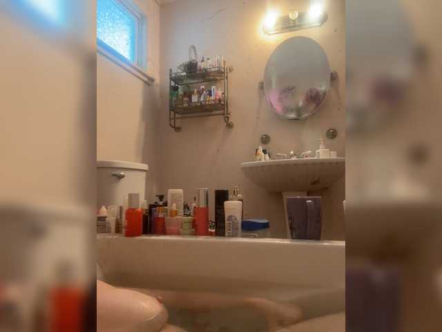 JullietteLatte's BongaCams show and profile