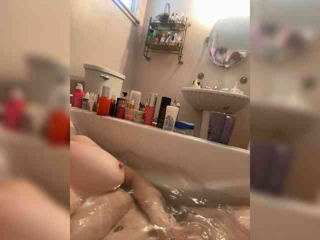 JullietteLatte webcam