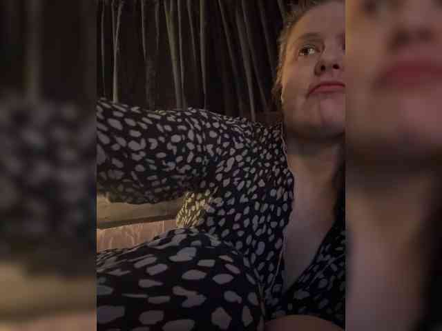 JullietteLatte webcam